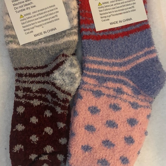 COPY - NWOT Two Pairs of Cozy Socks, A Part of the TC Collection Size 9-11 - Picture 2 of 5